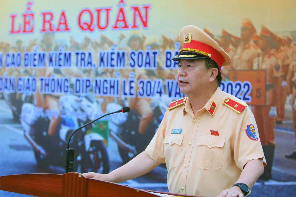 Cảnh sát giao thông toàn quốc ra quân đợt cao điểm 30/4 và 1/5 - 2 Cảnh sát giao thông toàn quốc ra quân đợt cao điểm 30/4 và 1/5 - 2