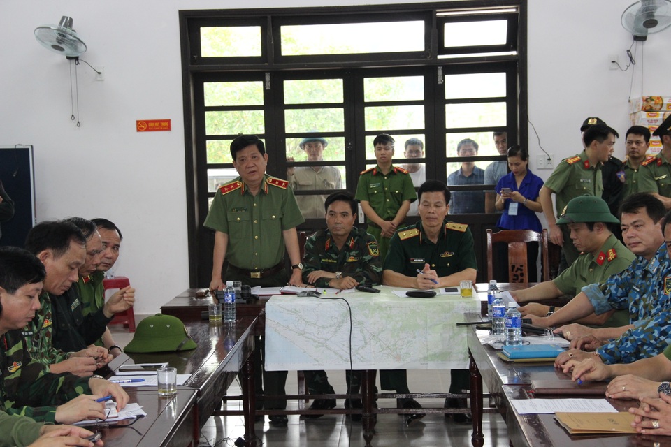 Thứ trưởng Công an: Tập trung toàn lực thông đường lên Rào Trăng 3 đêm nay - 3 Thứ trưởng Công an: Tập trung toàn lực thông đường lên Rào Trăng 3 đêm nay - 3