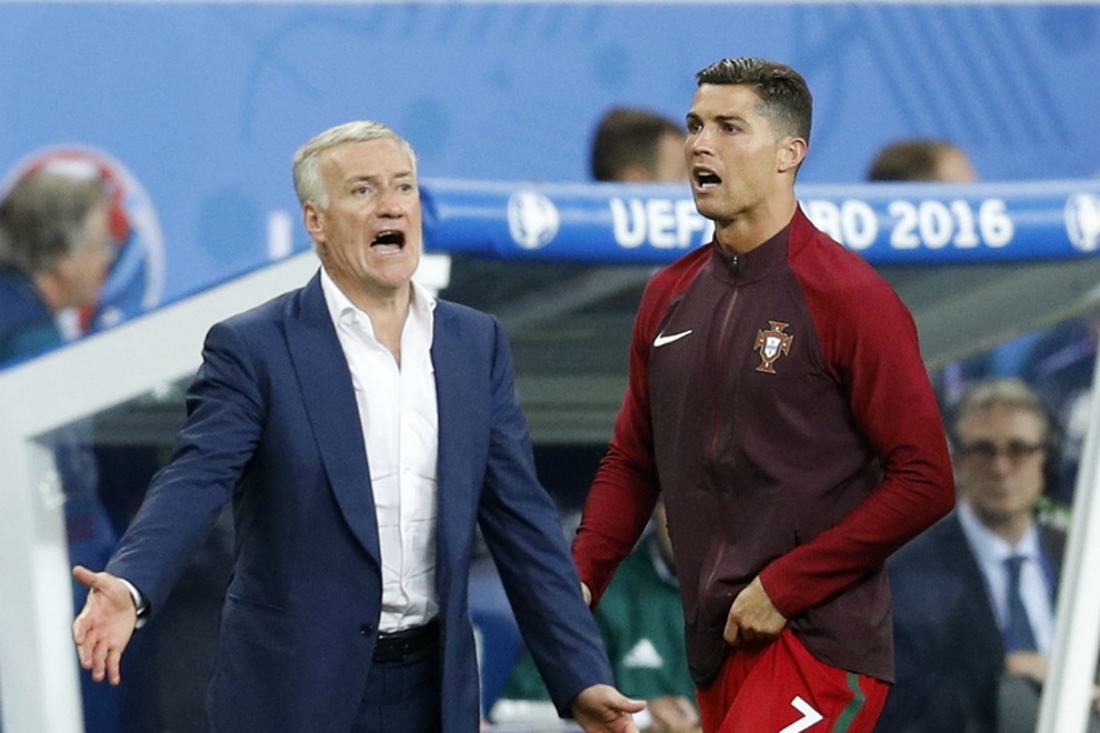 HLV Deschamps tuyên bố bắt chết C.Ronaldo - 1 HLV Deschamps tuyên bố bắt chết C.Ronaldo - 1