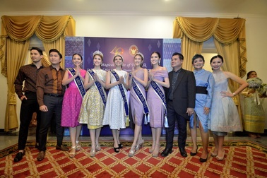 Người Thái chào đón "Tháng của Mẹ" trong sắc lụa dịu dàng