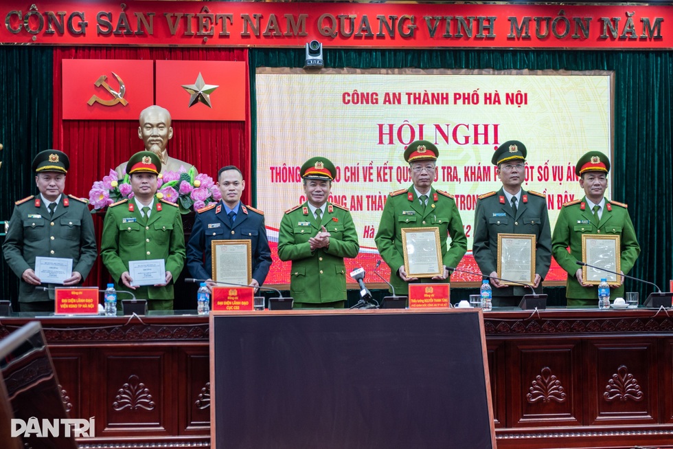 Mr Pips bị bắt: Vẻ hào nhoáng và sự thật sau những chiếc bẫy ngọt ngào - 8 Mr Pips bị bắt: Vẻ hào nhoáng và sự thật sau những chiếc bẫy ngọt ngào - 8