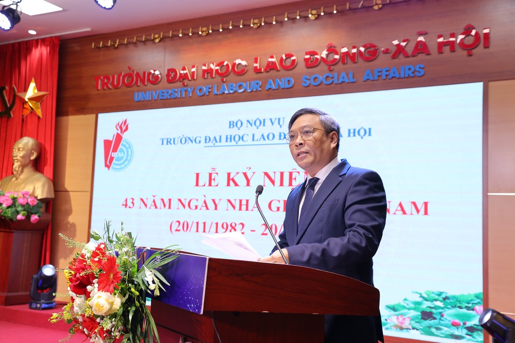 Bộ trưởng Bộ Nội vụ gợi mở 5 định hướng cho Trường Đại học Lao động Xã hội - 2