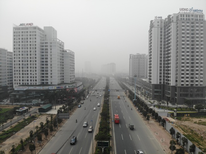 Không khí Hà Nội liên tục ở ngưỡng xấu, nhà cao tầng chìm trong mù mịt - 11 Không khí Hà Nội liên tục ở ngưỡng xấu, nhà cao tầng chìm trong mù mịt - 11