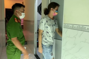 Thanh niên ngoại quốc trồng cần sa trong phòng ngủ ở Bình Thuận