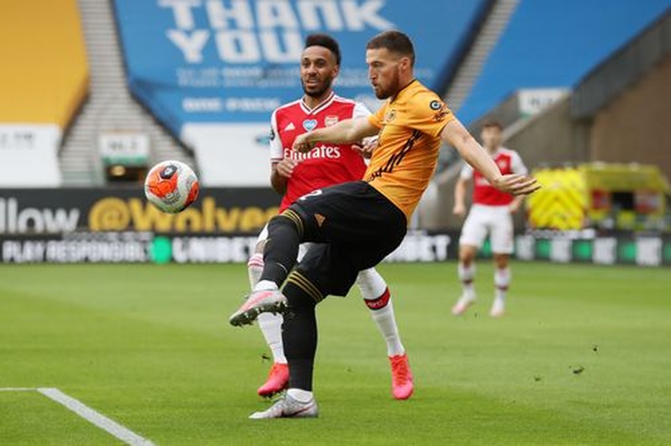 Wolves 0-2 Arsenal: Saka, Lacazette lập công cho đội khách - 13 Wolves 0-2 Arsenal: Saka, Lacazette lập công cho đội khách - 13