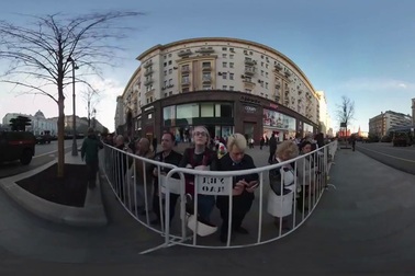 Các phương tiện quân sự Nga lăn bánh trên đường phố Moscow