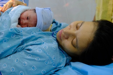 TPHCM lập danh sách hỗ trợ phụ nữ sinh đủ hai con trước 35 tuổi