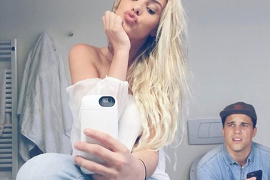 Gặp chàng trai chuyên “phá đám” những bức ảnh của người nổi tiếng