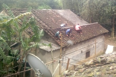 Cao Bằng: Mưa đá phá nát hàng ngàn ngôi nhà 