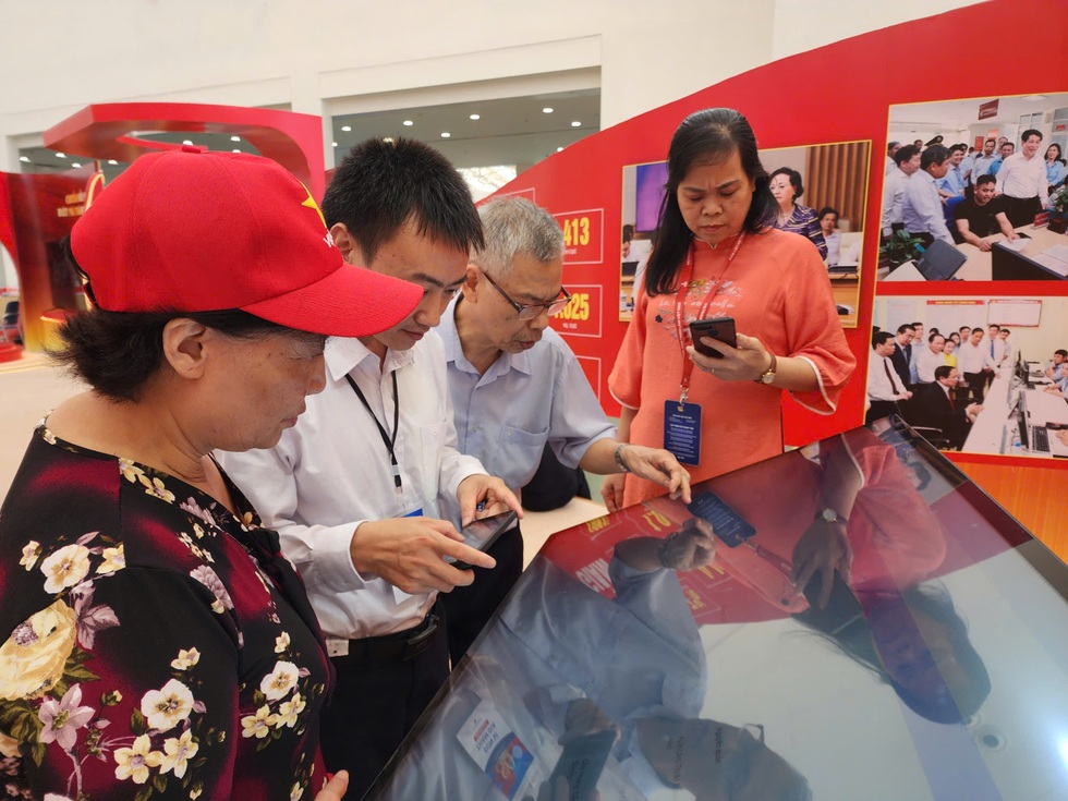 Nhiều năm tuyệt vọng, gia đình bất ngờ tìm thấy mộ liệt sỹ tại triển lãm - 3 Nhiều năm tuyệt vọng, gia đình bất ngờ tìm thấy mộ liệt sỹ tại triển lãm - 3