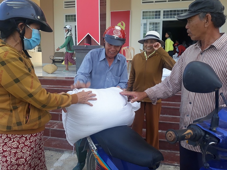 Phân bổ 1.000 tấn gạo cứu đói người dân vùng thiên tai, mưa lũ - 1 Phân bổ 1.000 tấn gạo cứu đói người dân vùng thiên tai, mưa lũ - 1