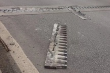 Khe co giãn trên cao tốc bị bung, hàng loạt ô tô gặp sự cố nổ lốp