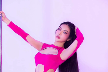 Bùi Lý Thiên Hương nói gì khi bất ngờ lấn sân ca hát?