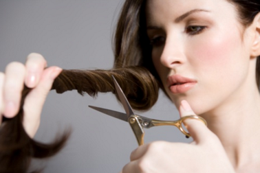 Lý do nàng cắt phăng mái tóc