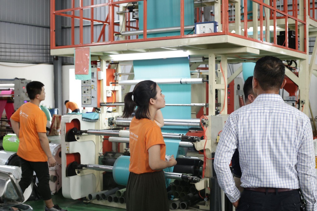 HVT Plastic khởi động dự án sản xuất túi phân hủy sinh học - 4 HVT Plastic khởi động dự án sản xuất túi phân hủy sinh học - 4