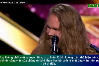 Người đàn ông Thụy Điển sở hữu diện mạo “xù xì” nhưng giọng hát “đốn tim”