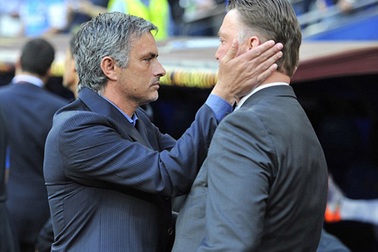 Van Gaal lo sợ bị “trảm” giống Mourinho