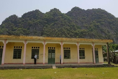 Vụ dân mòn mỏi chờ sổ đỏ tái định cư: Huyện bế tắc!