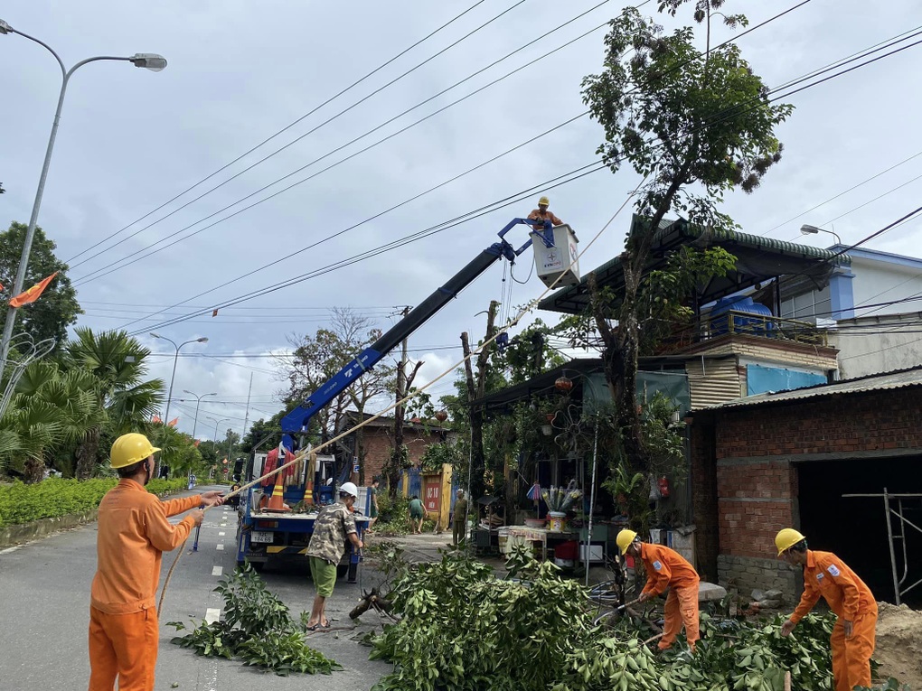 EVNCPC tập trung toàn lực ứng phó bão Noru - 2 EVNCPC tập trung toàn lực ứng phó bão Noru - 2