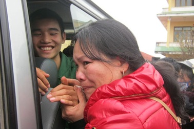 Mẹ ơi, mồng 8/3 này con vắng nhà!