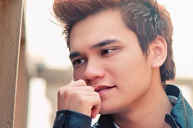 Khắc Việt công khai bạn gái là nữ sinh viên