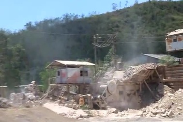 Bình Định: Dân nghèo khốn khổ vì trạm trộn nhựa gây bụi