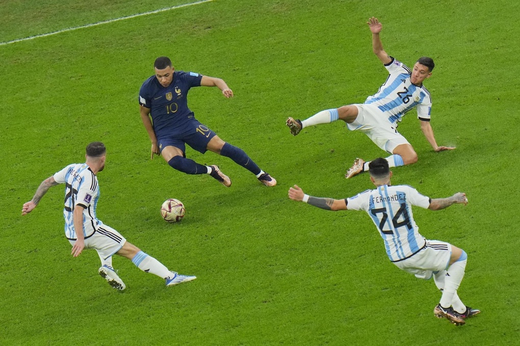 Những hình ảnh ấn tượng ở trận chung kết hay nhất lịch sử World Cup - 12 Những hình ảnh ấn tượng ở trận chung kết hay nhất lịch sử World Cup - 12