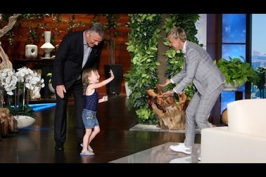 Alec Baldwin đưa con lên truyền hình