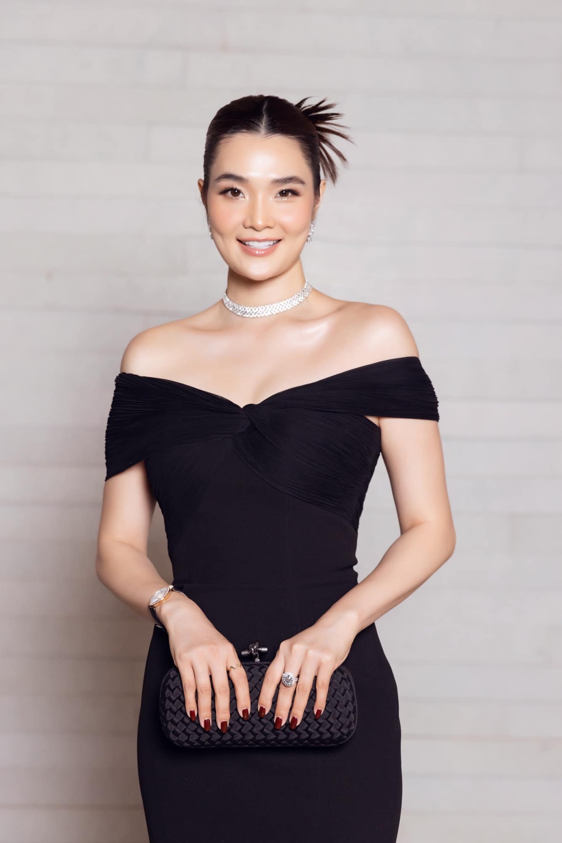 Doanh nhân Tracy Thư Lương chọn Bác sĩ Tô Lan Phương để chăm sóc làn da của bà mẹ 2 con tuổi u40 - 2 Doanh nhân Tracy Thư Lương chọn Bác sĩ Tô Lan Phương để chăm sóc làn da của bà mẹ 2 con tuổi u40 - 2