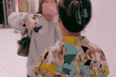 Phía sau video mẹ không nhận ra con gái bí mật từ Hàn Quốc về sau 4 năm