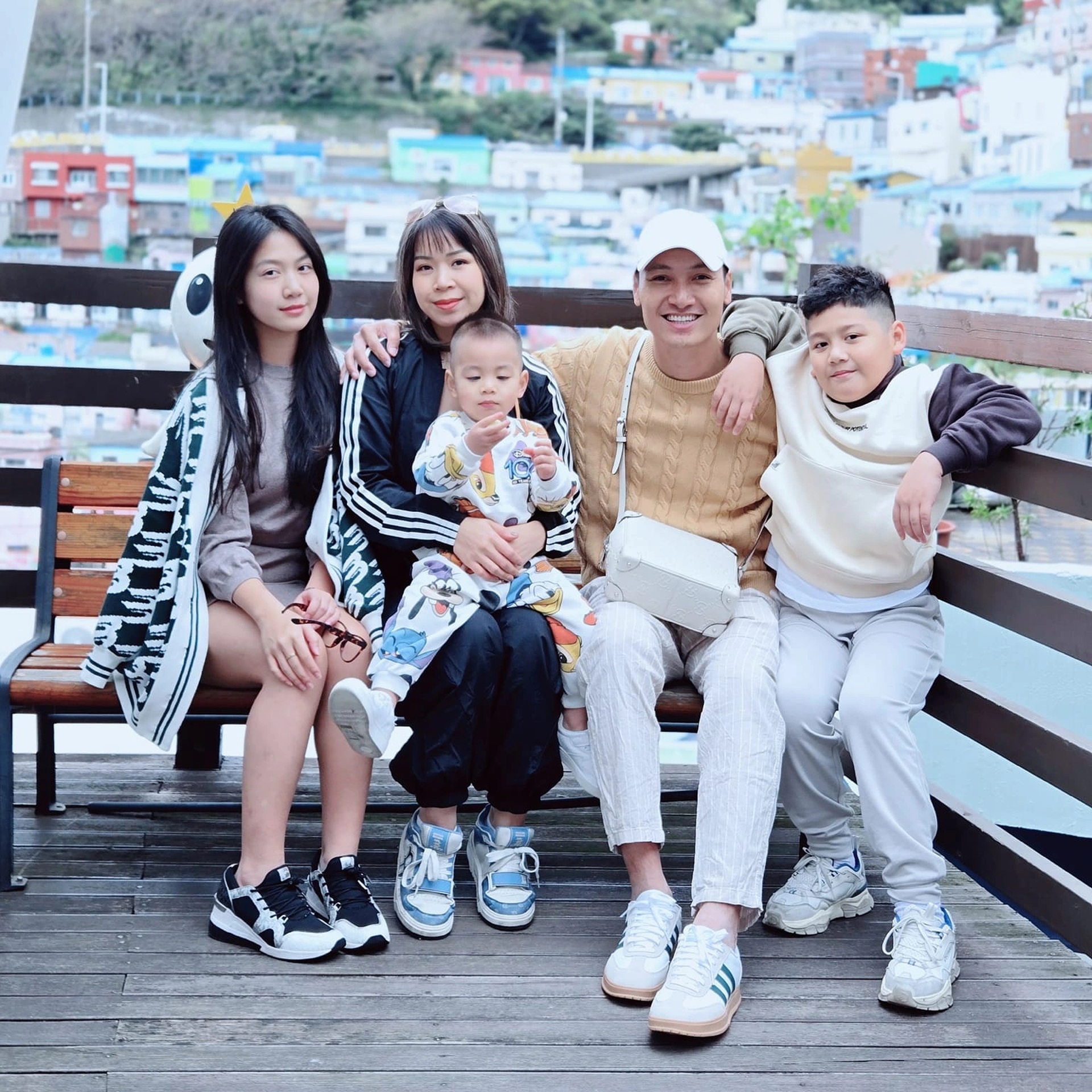 Mạnh Trường: Ngoài đời, tôi kém xa vợ về ngoại hình - 7 Mạnh Trường: Ngoài đời, tôi kém xa vợ về ngoại hình - 7