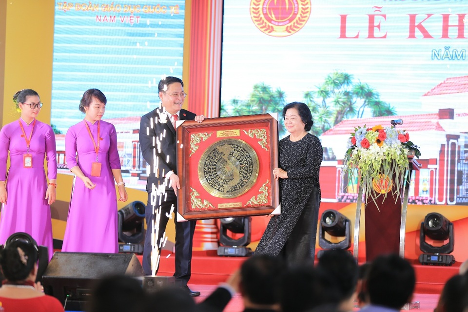 Nền giáo dục chuẩn quốc tế - Định hướng phát triển và tầm nhìn chiến lược - 2 Nền giáo dục chuẩn quốc tế - Định hướng phát triển và tầm nhìn chiến lược - 2