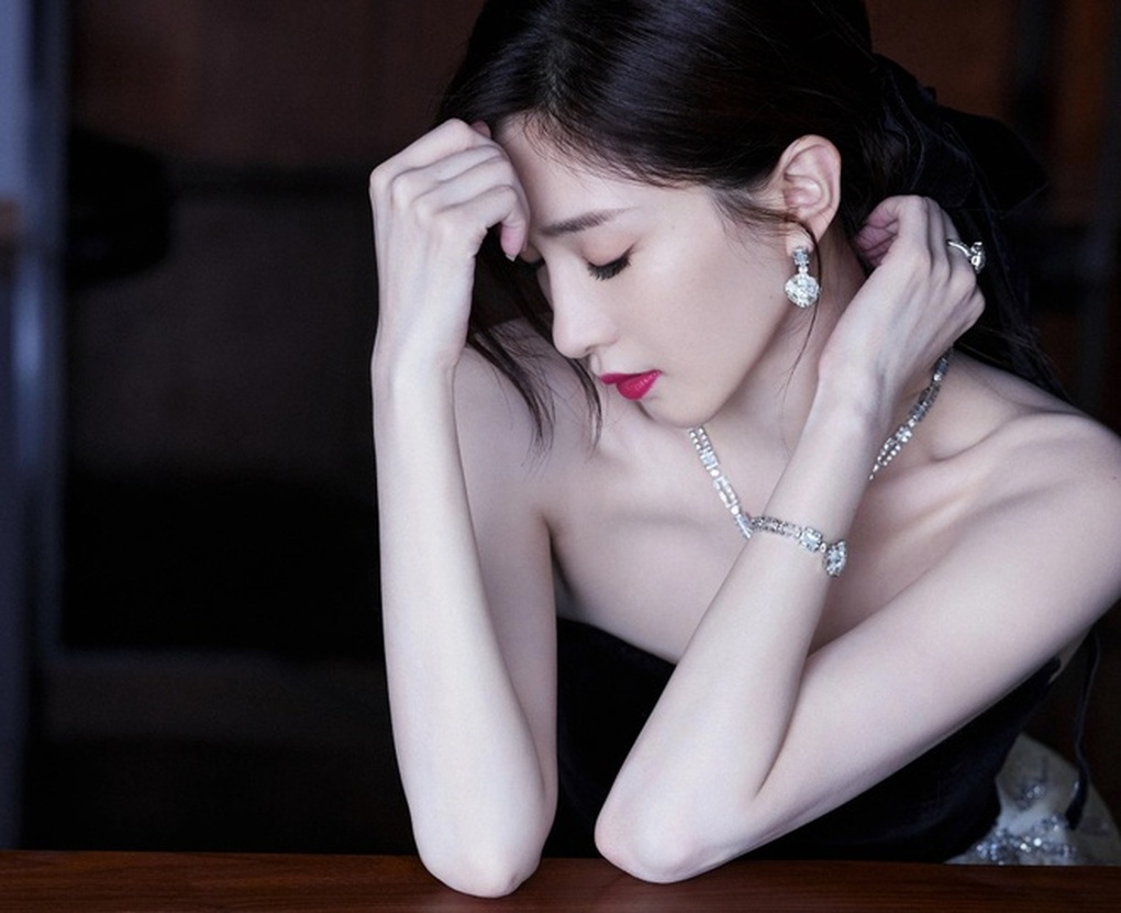 Giang Sơ Ảnh: Mối tình tan vỡ với Hồ Ca, bị đồn cướp chồng đàn chị - 2 Giang Sơ Ảnh: Mối tình tan vỡ với Hồ Ca, bị đồn cướp chồng đàn chị - 2