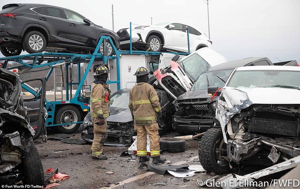 Kinh hoàng 100 xe hơi Mỹ đâm liên hoàn, đường cao tốc tê liệt - 2