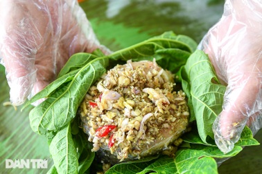 Cá trắm hấp thứ lá "thần dược" đắng ngắt, khách mới thấy thì chê thử thì mê