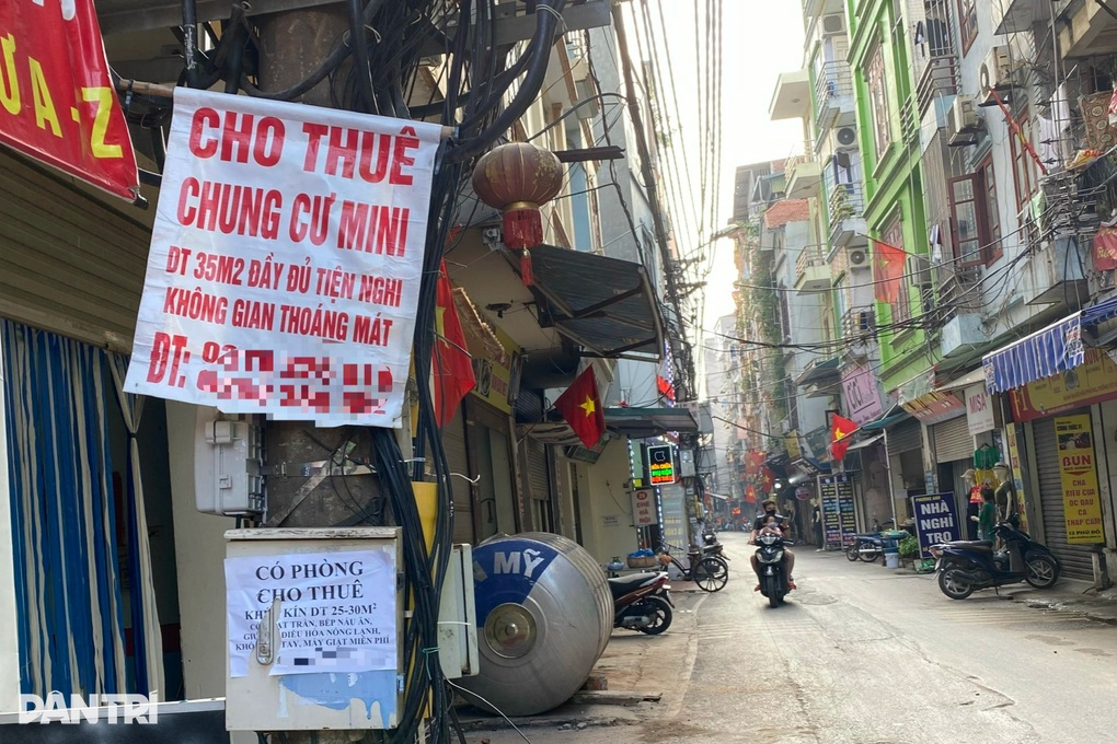 Tân sinh viên toát mồ hôi tìm nhà trọ Hà Nội, giá liên tục nhảy múa - 1 Tân sinh viên toát mồ hôi tìm nhà trọ Hà Nội, giá liên tục nhảy múa - 1