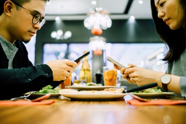 Ứng dụng hẹn hò cho người giàu Trung Quốc gây tranh cãi dữ dội