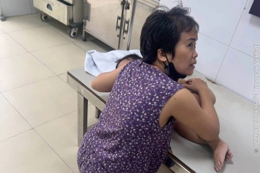Hành động kịp thời của nam dược sĩ cứu bé gái sốt cao co giật