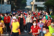 Nghe thưởng Tết giảm, hàng ngàn công nhân Công ty TNHH Pouchen đình công