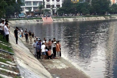 Hà Nội: Nam sinh viên tử vong khi tắm ở hồ Ngọc Khánh