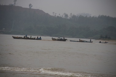 Cát tặc lộng hành, chính quyền bất lực?