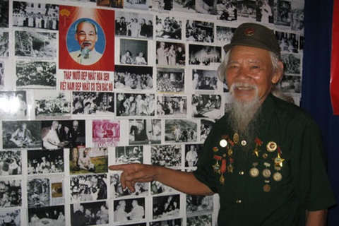 Người dành hơn 40 năm sưu tầm ảnh về Bác Hồ 