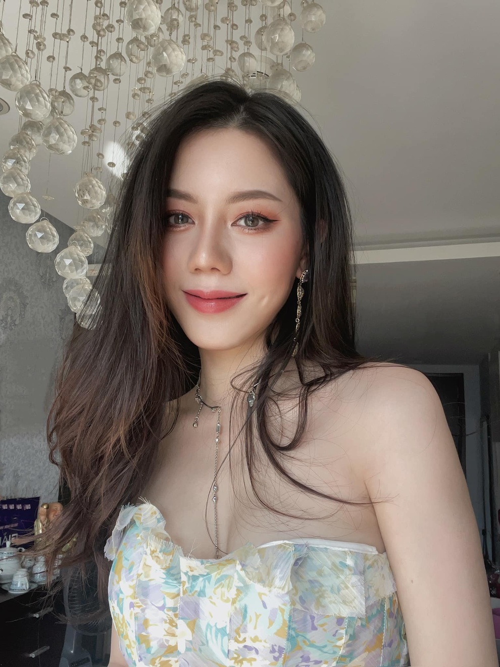 Lạ lùng hotgirl tìm bạn trai điệu đà, thích trang điểm - 1 Lạ lùng hotgirl tìm bạn trai điệu đà, thích trang điểm - 1