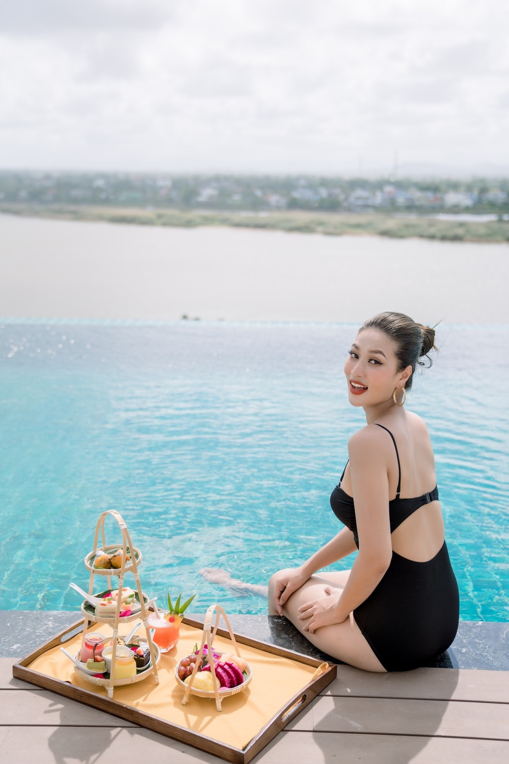 Hoa hậu Thiên Ân: Nhan sắc thăng hạng, nghi vấn hẹn hò nam diễn viên - 10 Hoa hậu Thiên Ân: Nhan sắc thăng hạng, nghi vấn hẹn hò nam diễn viên - 10