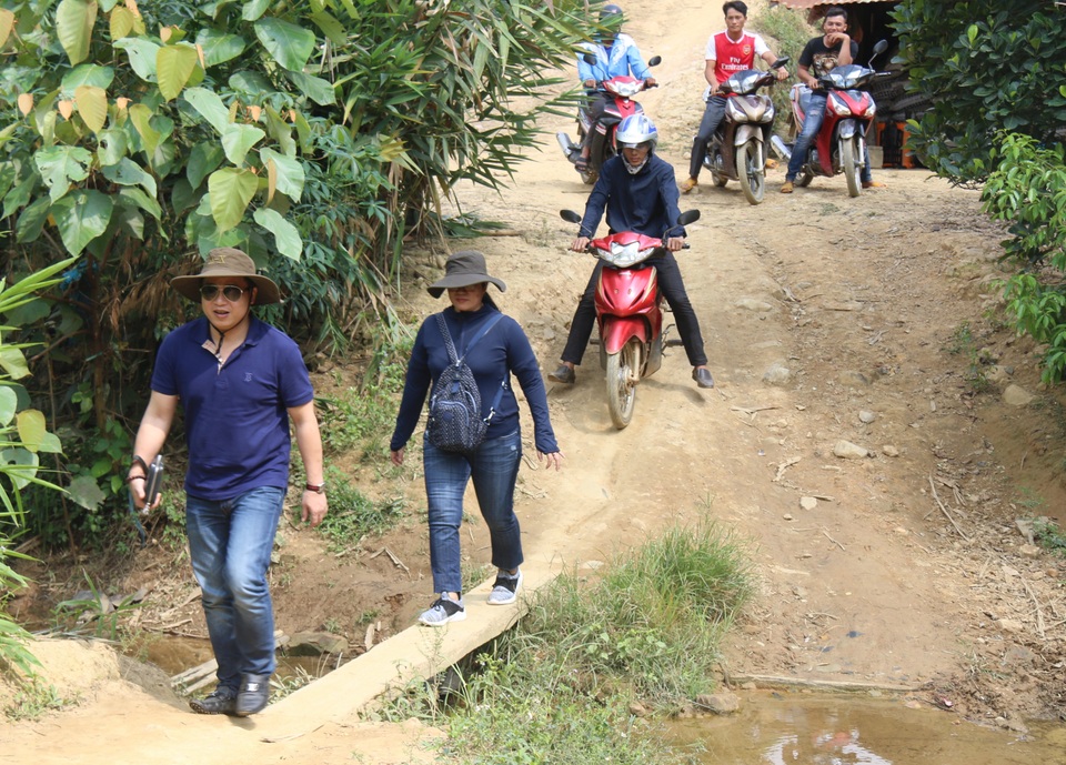 Có phòng học Dân trí, hàng trăm em nhỏ Tây Nguyên chấm dứt chuyện học nhờ - 7 Có phòng học Dân trí, hàng trăm em nhỏ Tây Nguyên chấm dứt chuyện học nhờ - 7