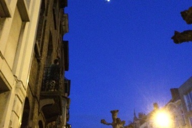 Phát hiện cờ IS và bom gài đinh trong một căn hộ ở Brussels