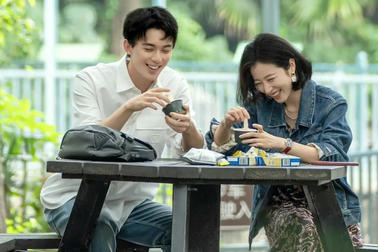 Thổn thức với chuyện tình chị em ngọt ngào giữa Ngô Lỗi và Châu Vũ Đồng