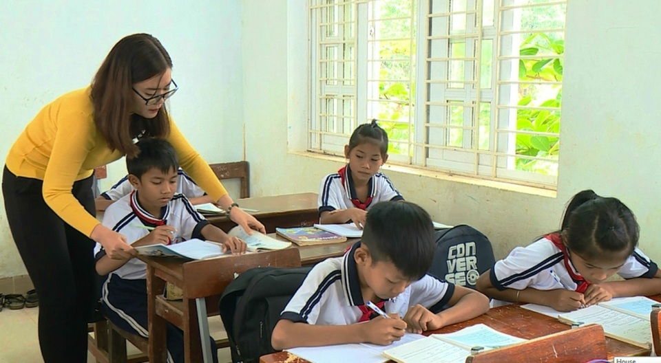 Những cô giáo trẻ gieo yêu thương giữa núi rừng - 1 Những cô giáo trẻ gieo yêu thương giữa núi rừng - 1