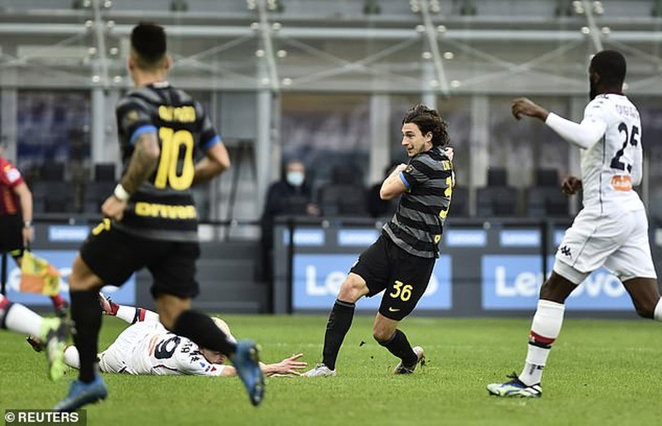 Inter Milan vững ngôi đầu, AC Milan đánh bại AS Roma - 4 Inter Milan vững ngôi đầu, AC Milan đánh bại AS Roma - 4