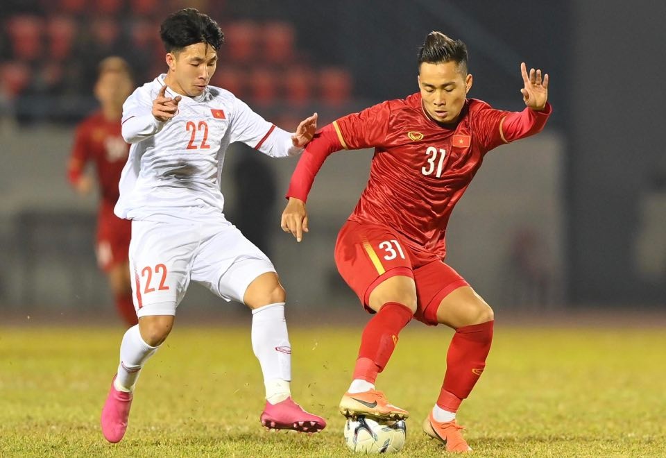 Tuyển Việt Nam 3-2 U22 Việt Nam: Văn Quyết, Đức Chinh ghi bàn - 15 Tuyển Việt Nam 3-2 U22 Việt Nam: Văn Quyết, Đức Chinh ghi bàn - 15
